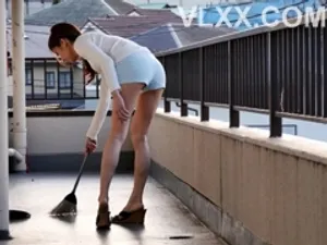 Bố nện con gái trên chuyến đi cắm trai trong xe